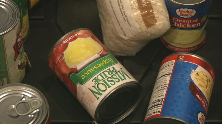 Food drive (Photo: Nate Mauldin/WWAY)