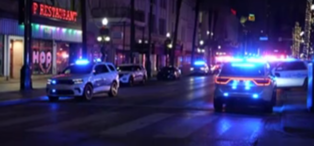 10 dead, 30 injured after car plows into a crowd in New Orleans - WWAYTV3