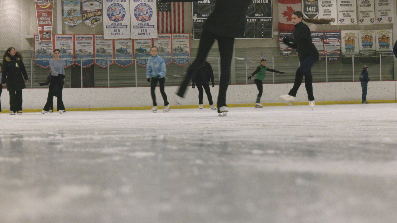 Ice skating community mourns figure skaters in deadly plane crash - WWAYTV3