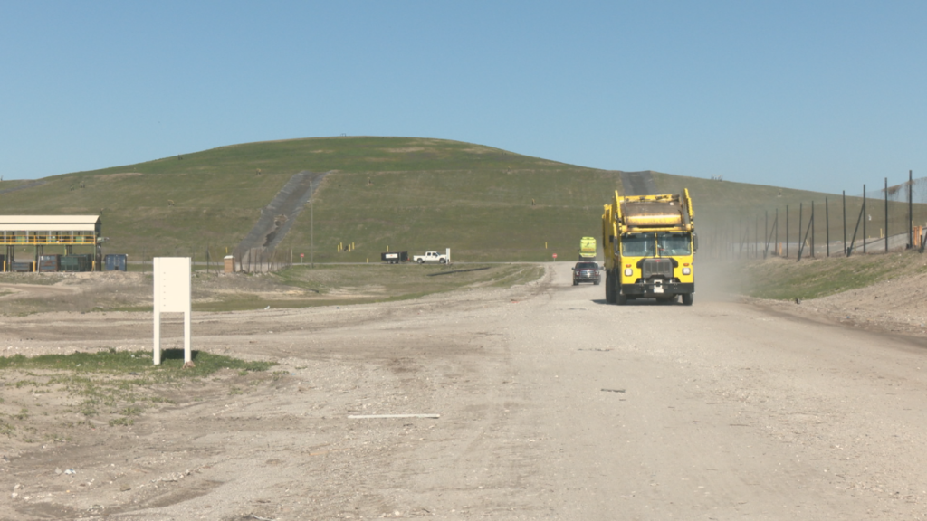 A view of the New Hanover County Landfill on US Hwy 421. (Photo: Nate Mauldin)