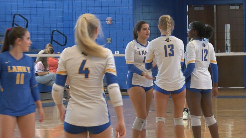 8 26 W Brun At Laney Vb