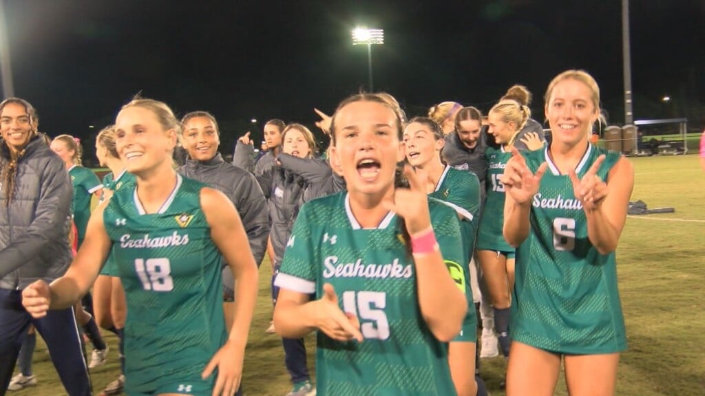 10 16 Hofstra At Uncw Wsoc