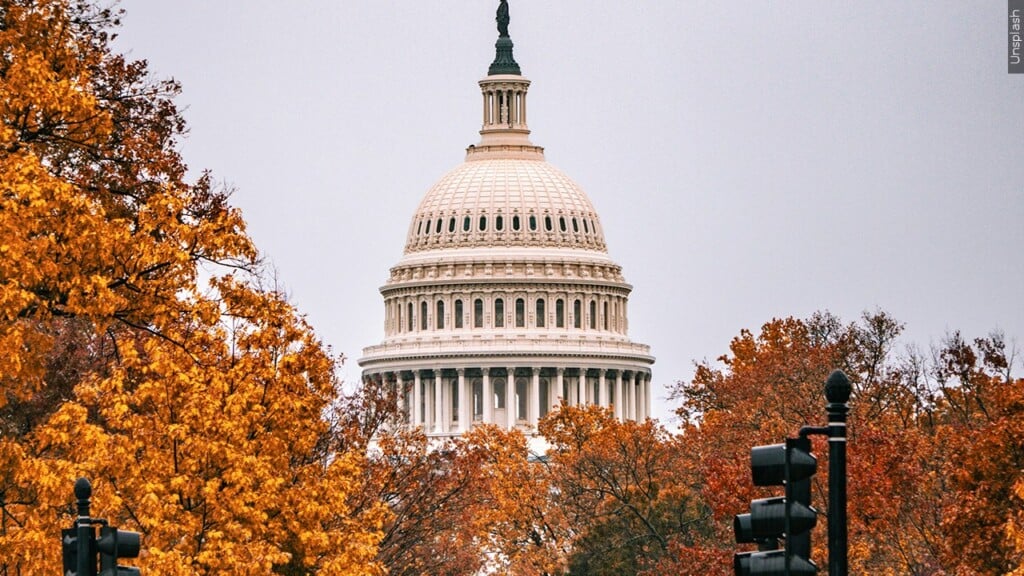 A view of the capitol building from across the street