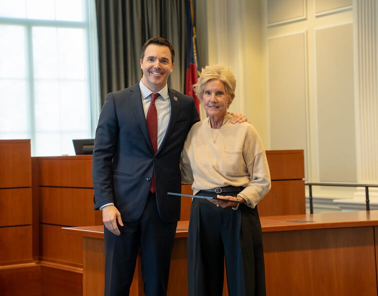 55094469664 E4e256e3a4 B