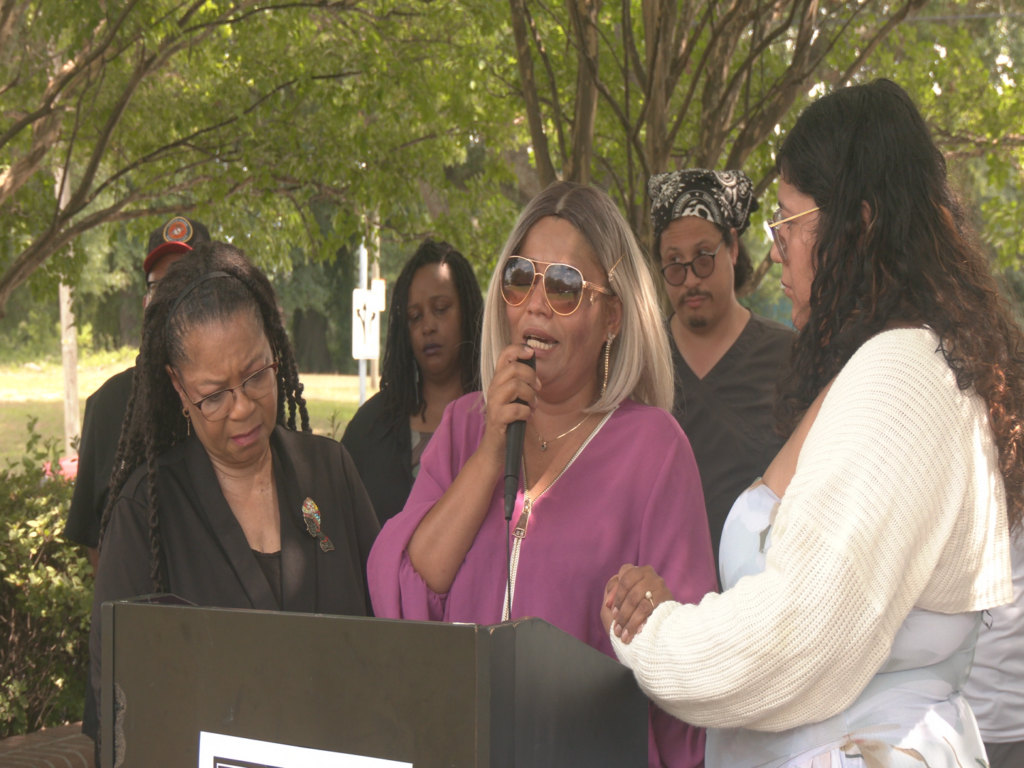 Edilberto Espinoza Sierra's Family protesting