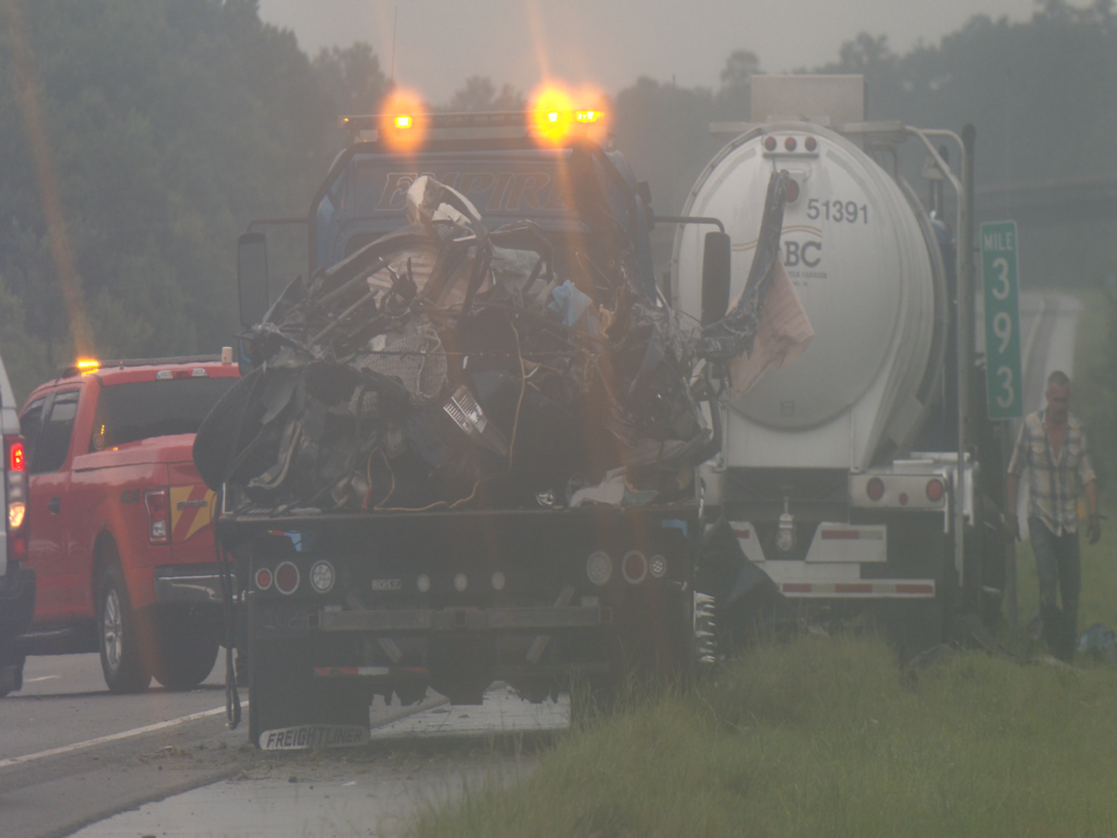 One Killed In Head On Crash Involving Fuel Tanker On I 40 In Pender County