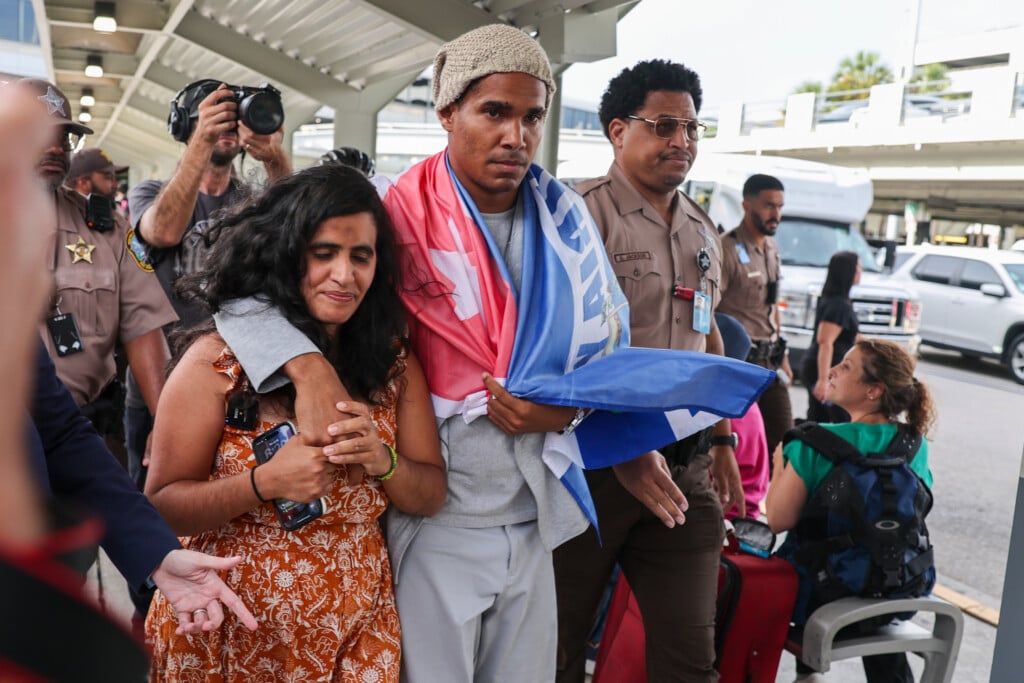 Cuba Jailed Activist Exile