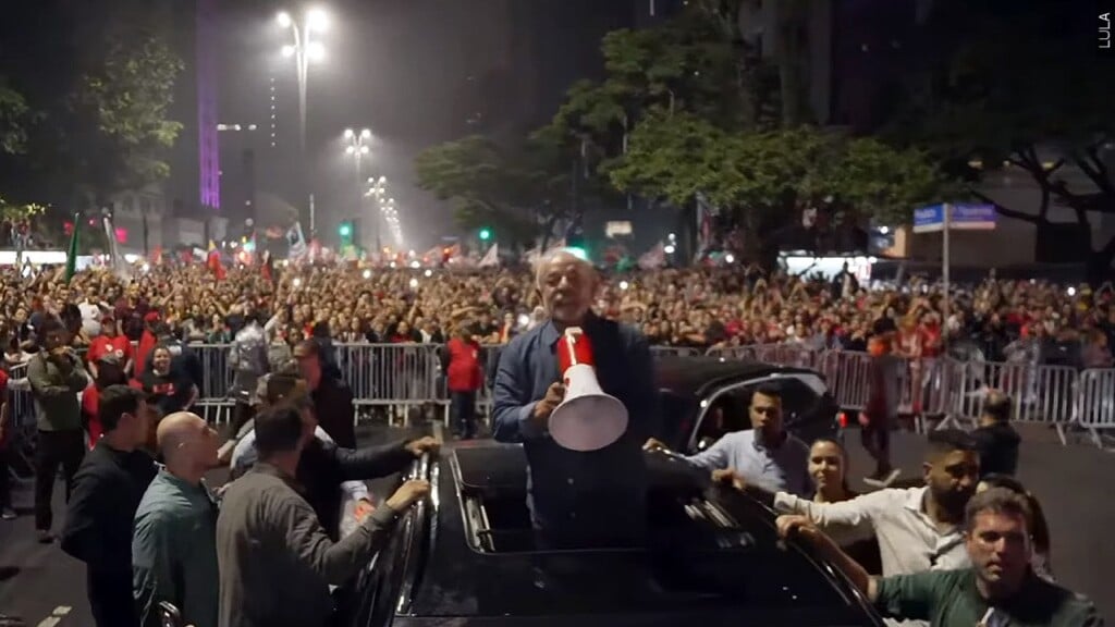 President Lula celebrates victory on Avenida Paulista