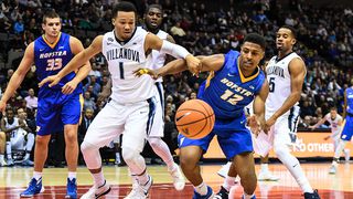 No. 1 Villanova dominates Hofstra 95-71