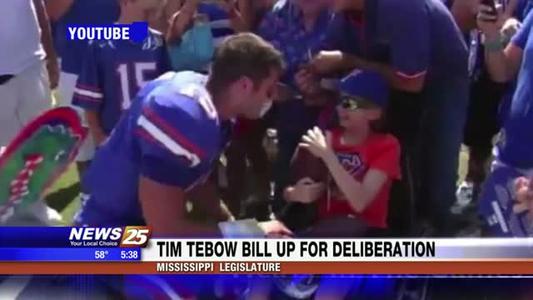 Tim Tebow inspires people to live a mission-drivenlife during talk at Pearl  River - WXXV News 25