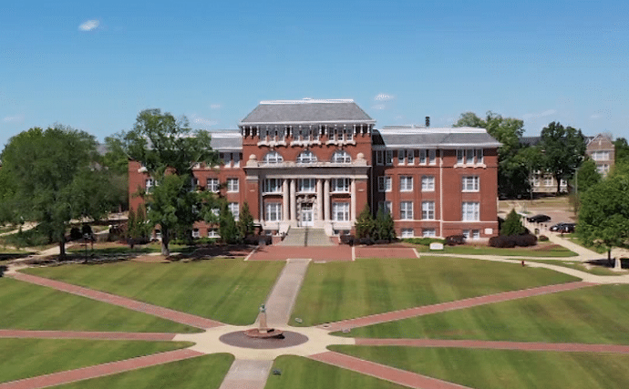 Mississippi College and Mississippi State University collaborate to establish an accelerated law degree program