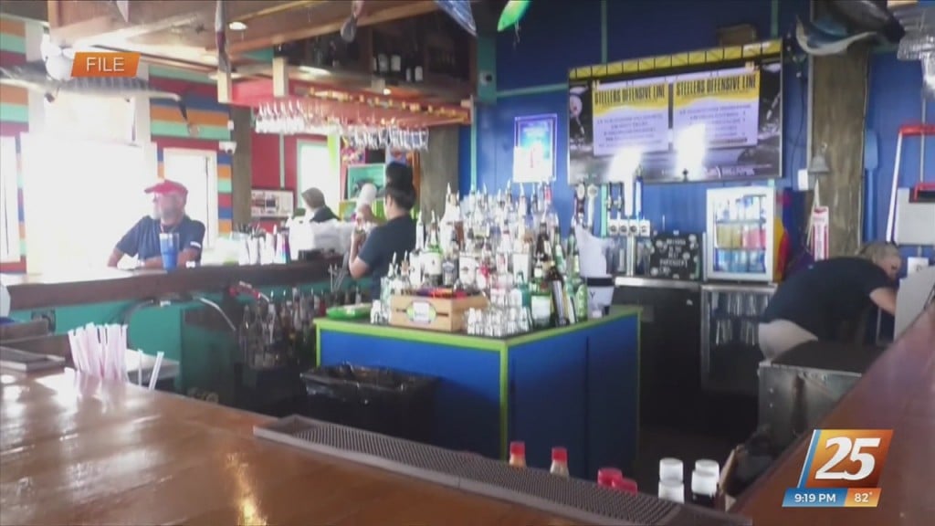 Louisiana Evacuees Get Free Burger And Beer At Shaggy’s