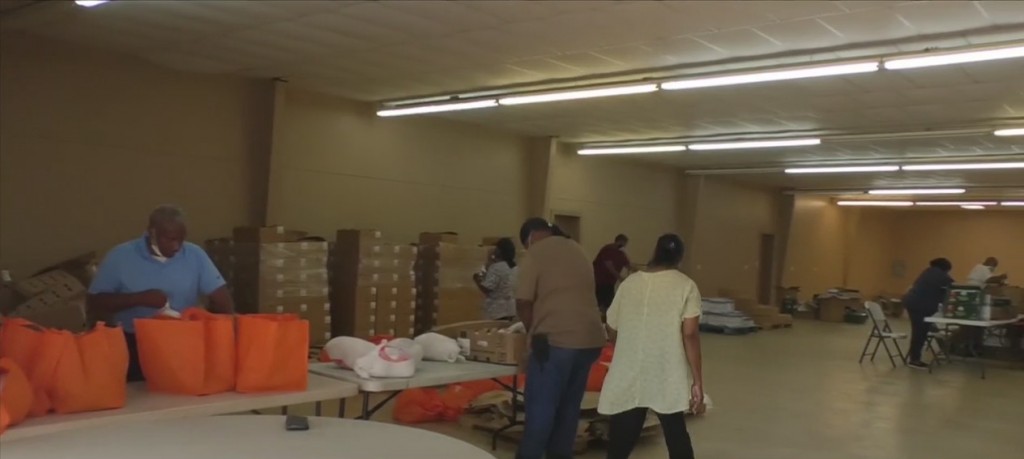 New Beginnings Ministries Gives Free Turkeys To Wiggins Residents