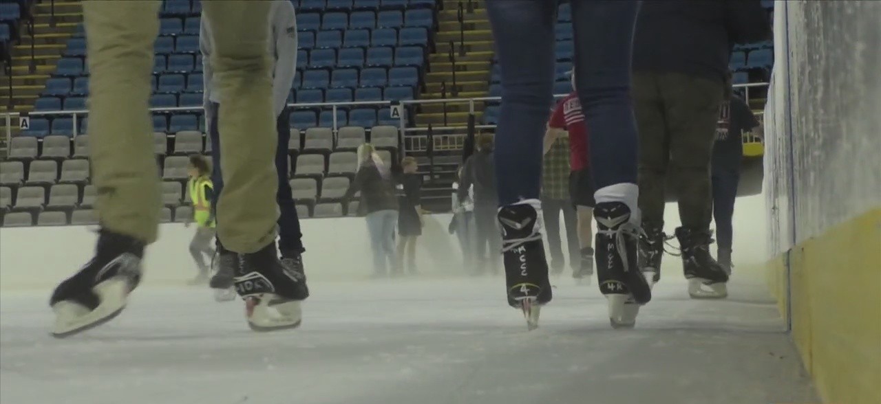 Ice skating returns to the Mississippi Coast Coliseum WXXV News 25