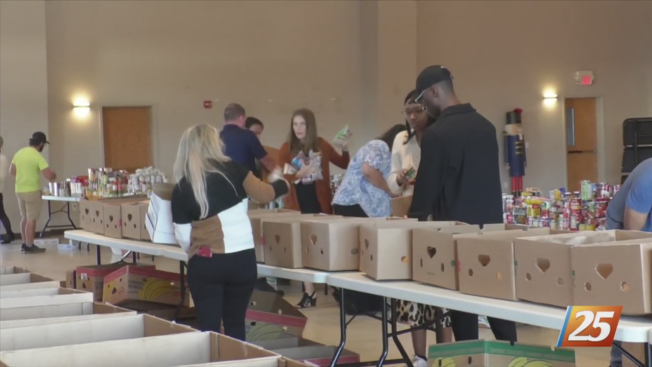 D’IbervilleSt. Martin Chamber collects food for families in need