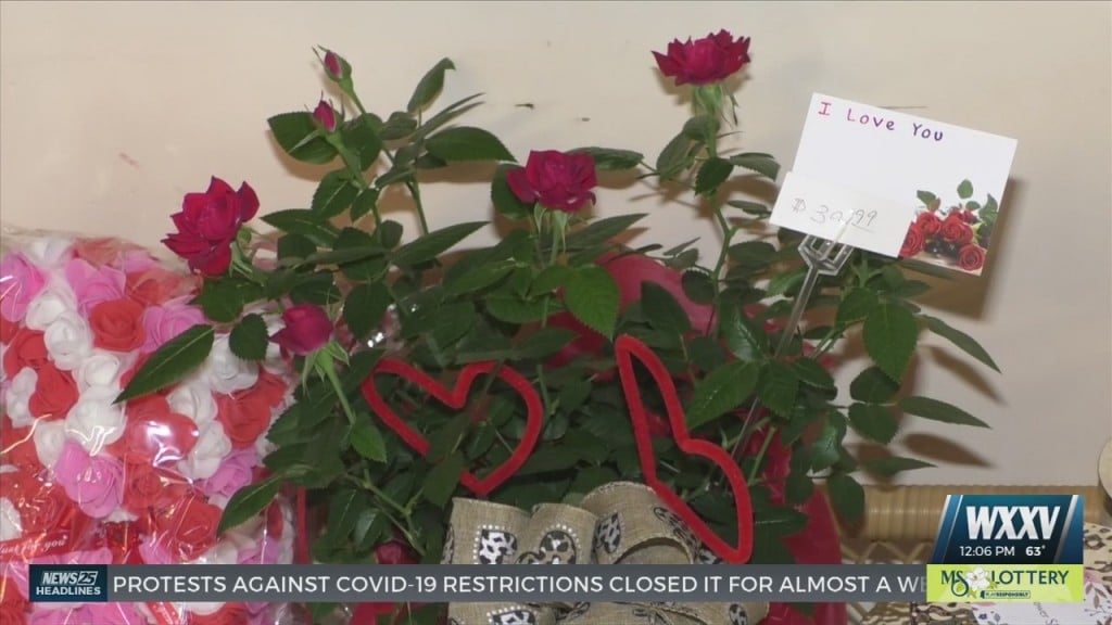 Valentine’s Day Flower Sales Keeping Florist Busy