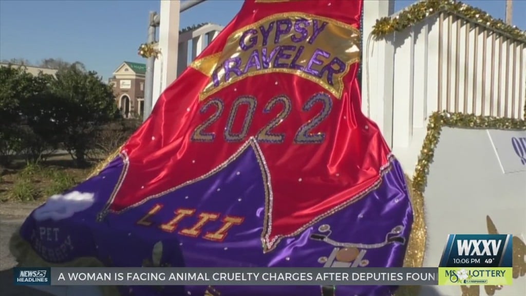 Krewe Of Gemini Night Parade Wraps Up Mardi Gras 2022