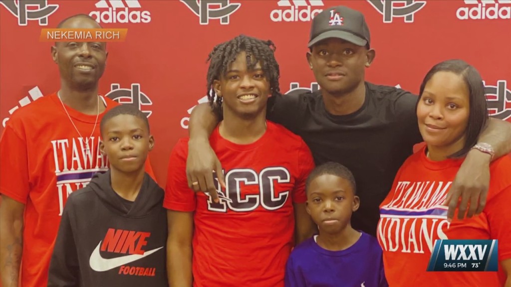 Harrison Central Boys Basketball’s Demarius Coleman Signs With Itawamba Cc