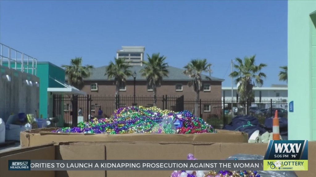 The Mississippi Aquarium Celebrates Earth Day By Recycling Mardi Gras Beads