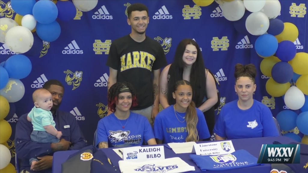 St. Martin Twins Put Pen To Paper On Signing Day