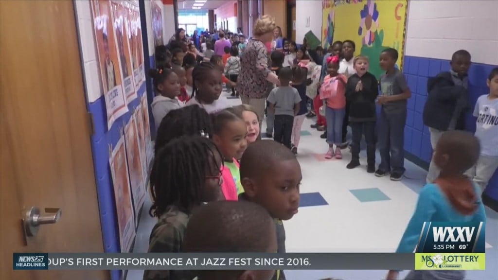 West Elementary In Gulfport Holds Exam Pep Rally