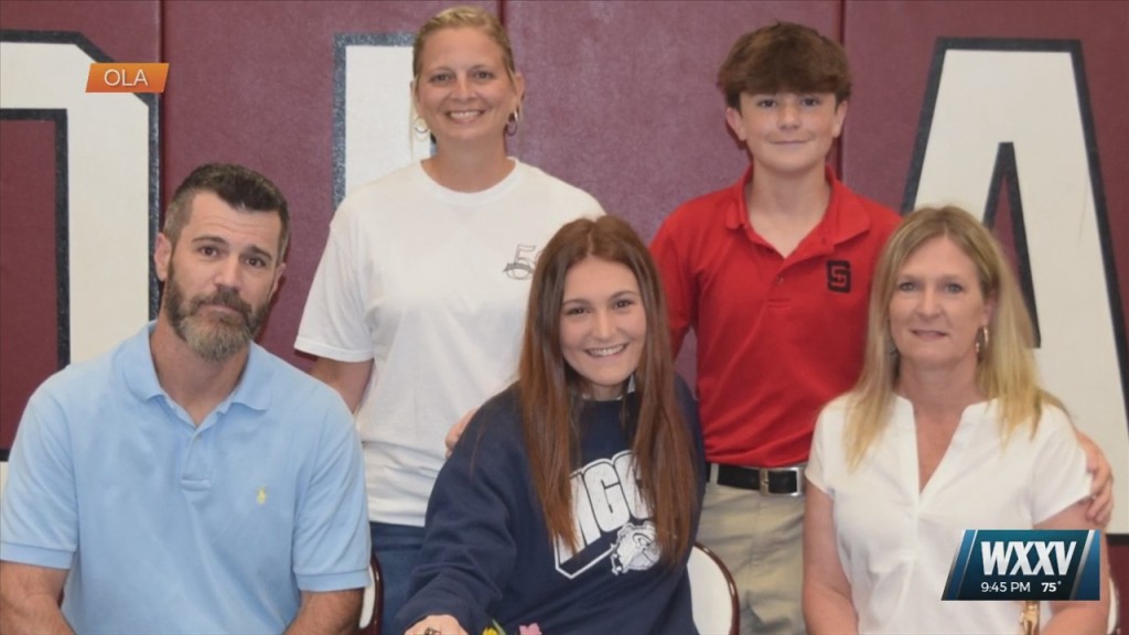 Our Lady Academy’s Devin Graham Signs With Mgccc Dance Team