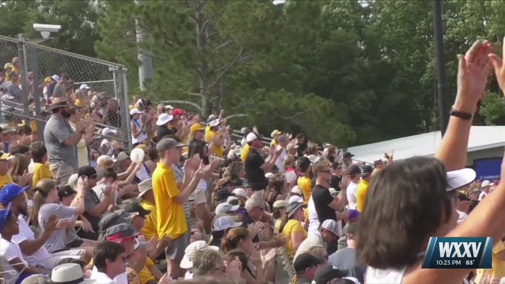 Right Field Roost Brings The Noise For Hattiesburg Regional