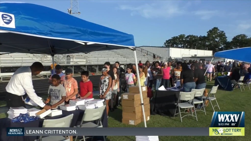 Moss Point Students Get Ready For New Year At Back To School Rally