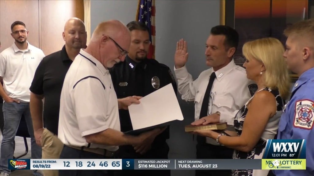 New Police Chief Sworn In At Bay St. Louis Police Department