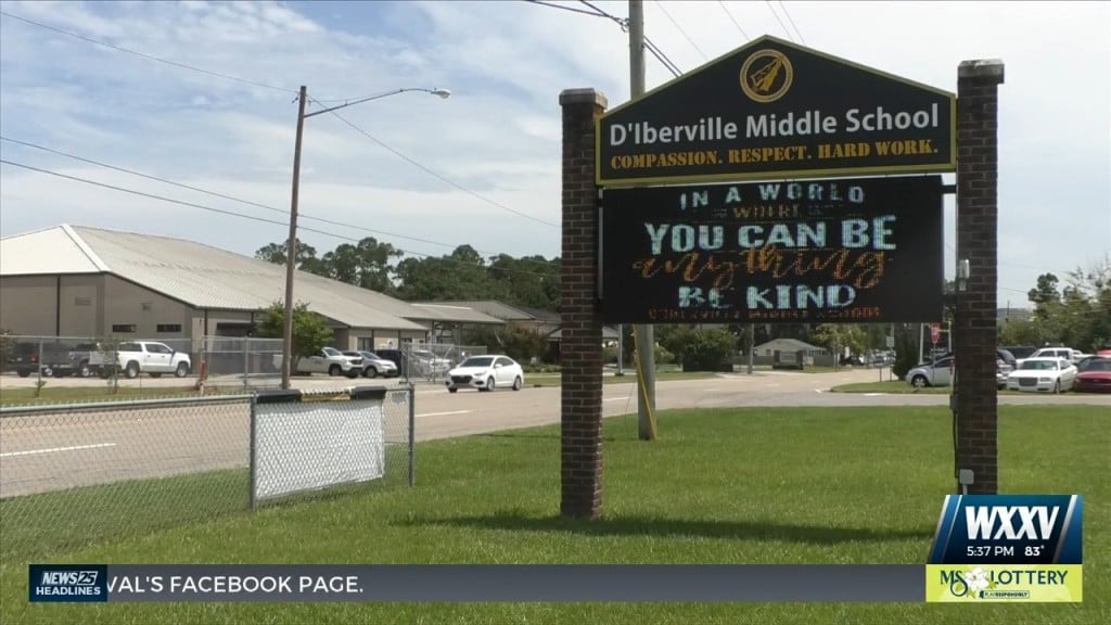 City Of D’iberville To Add New Sidewalks Near D’iberville Middle School