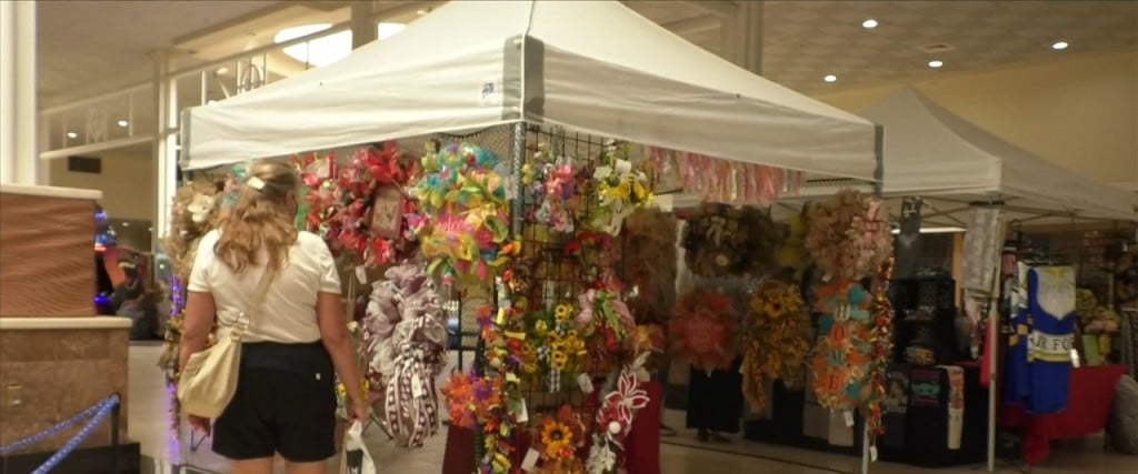 60 Local Vendors Showcased At Arts And Crafts Show At Edgewater Mall