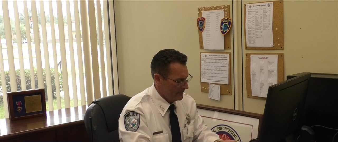 New Bay St. Louis police chief sworn in last week- WXXV 25