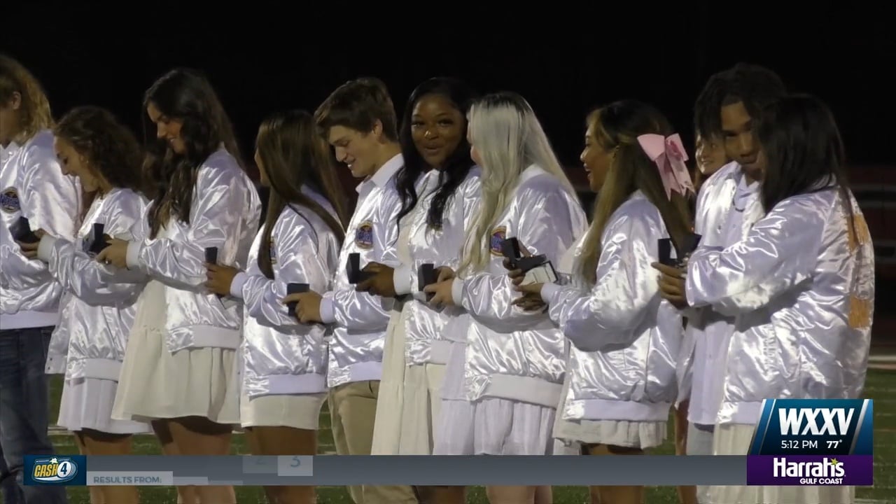 West Harrison High cheerleaders presented with National Champion rings - WXXV News 25