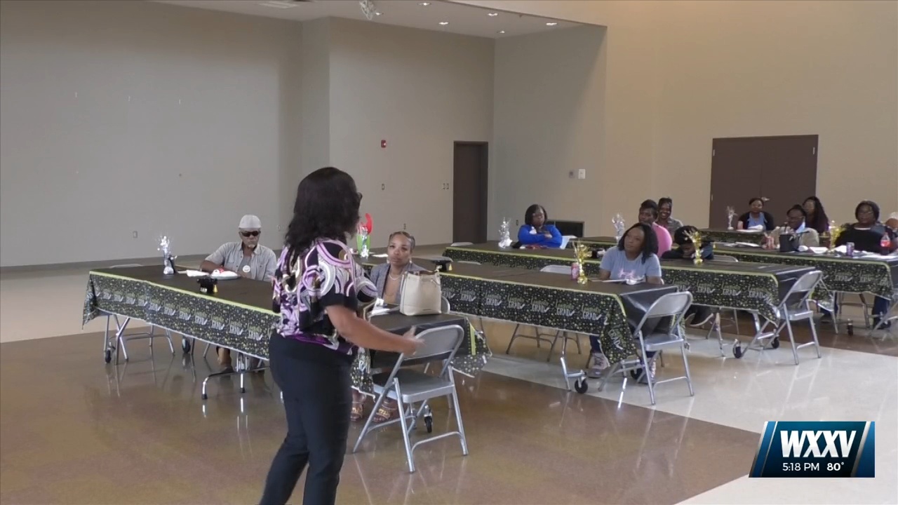 29 individuals graduate from Family Self-Sufficient program in Gulfport - WXXV News 25