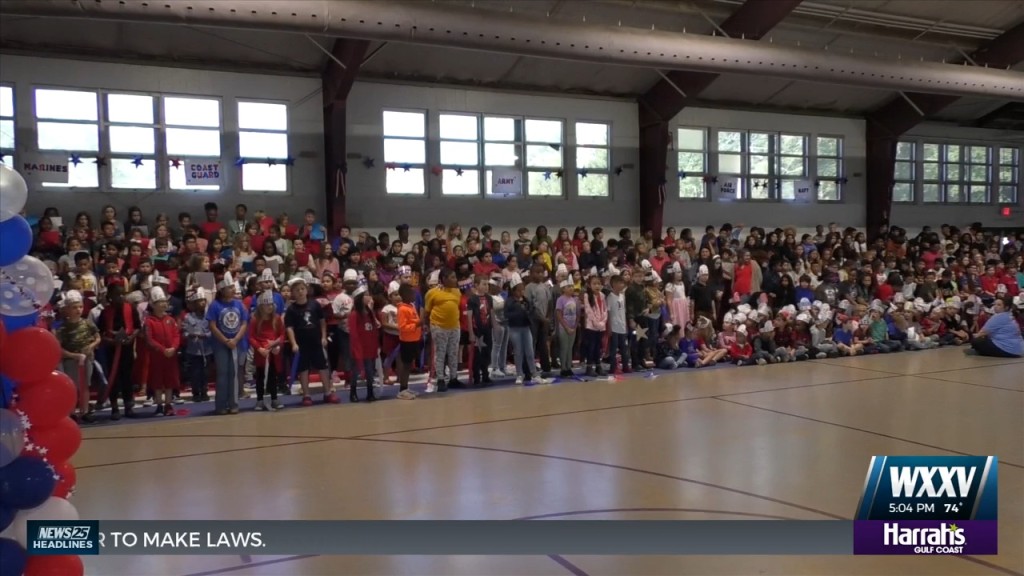 Woolmarket Elementary Hosts A Veterans Day Ceremony