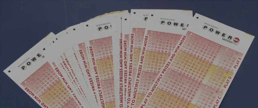 People Purchasing Powerball Tickets As Jackpot Continues To Grow