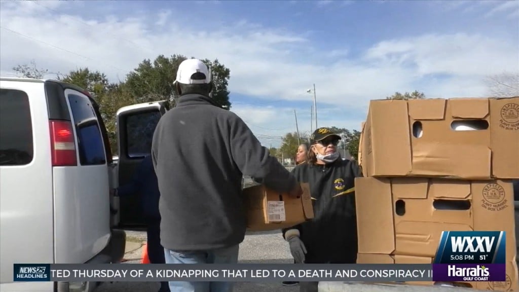 Second Liners Mardi Gras Club Gives Back At Annual Turkey Giveaway