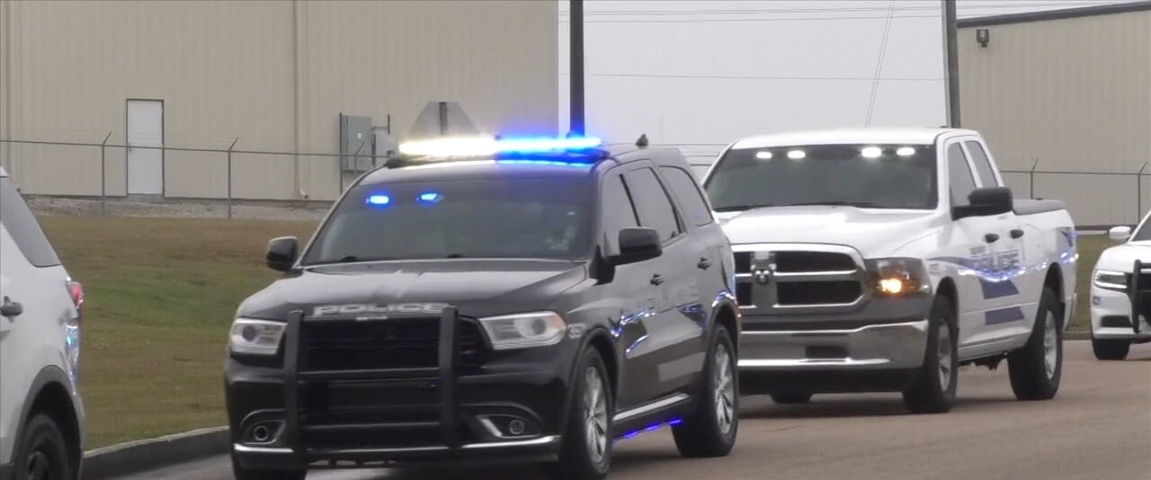 Candlelight vigil for fallen Bay St. Louis police officers - WXXV News 25