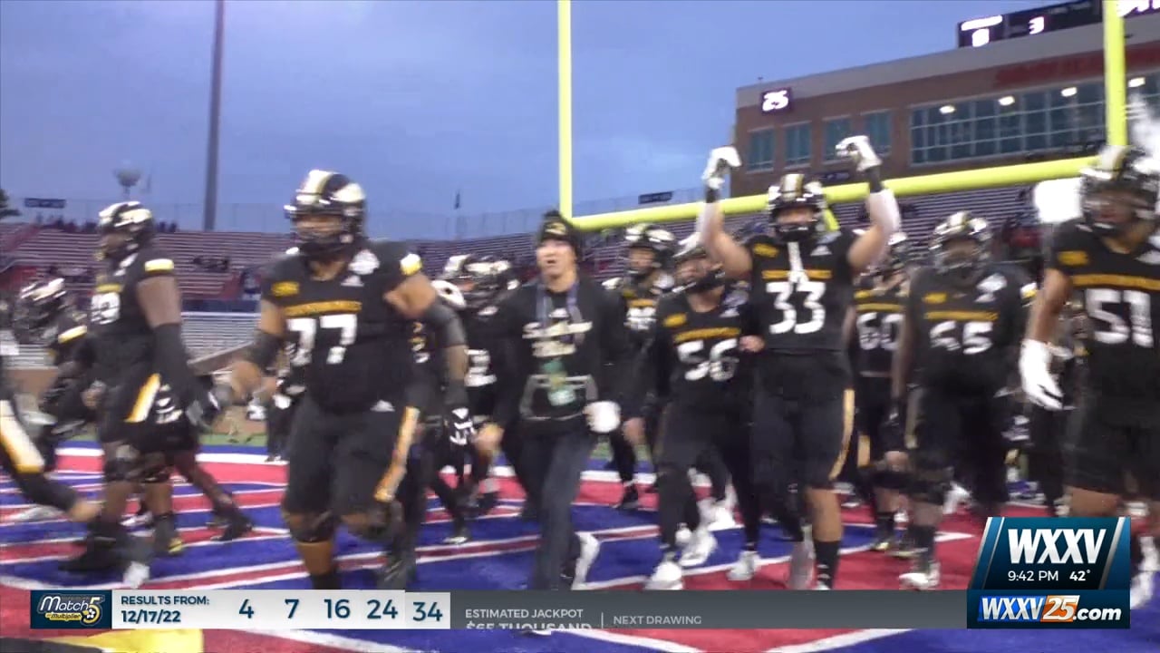 Southern Miss bowls perfect 300 in 3824 win in Lending Tree Bowl