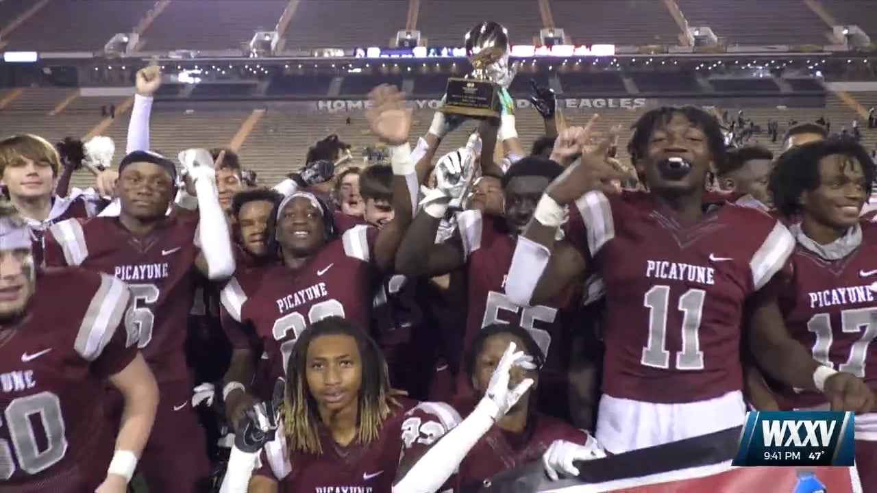 High School Football Is Everything In Picayune - WXXV News 25