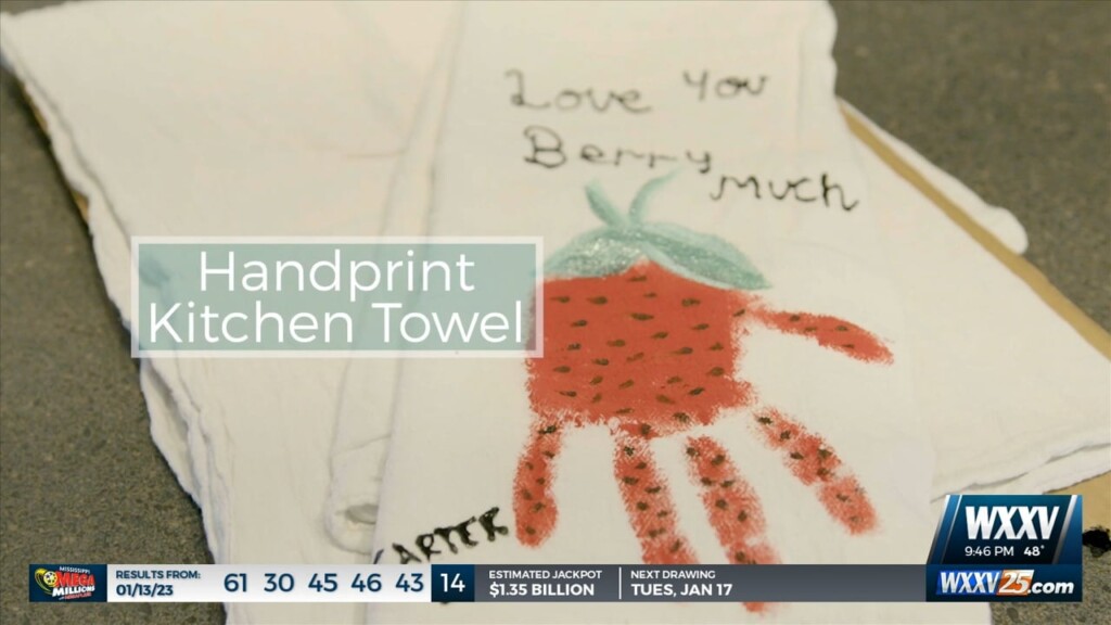 Mom To Mom: Handprint Kitchen Towel