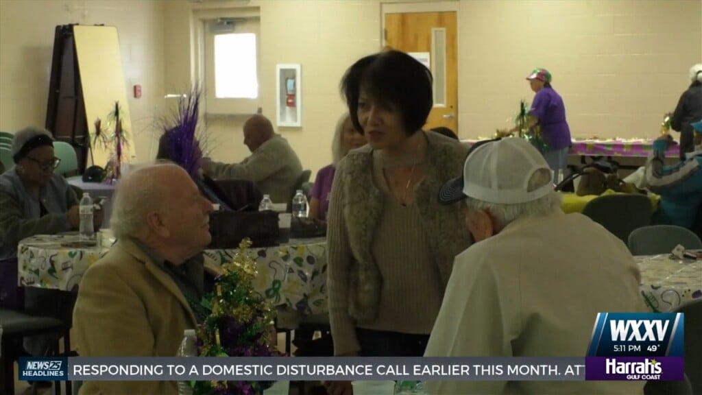 Seniors Celebrate At The Mardi Gras Bash In Biloxi