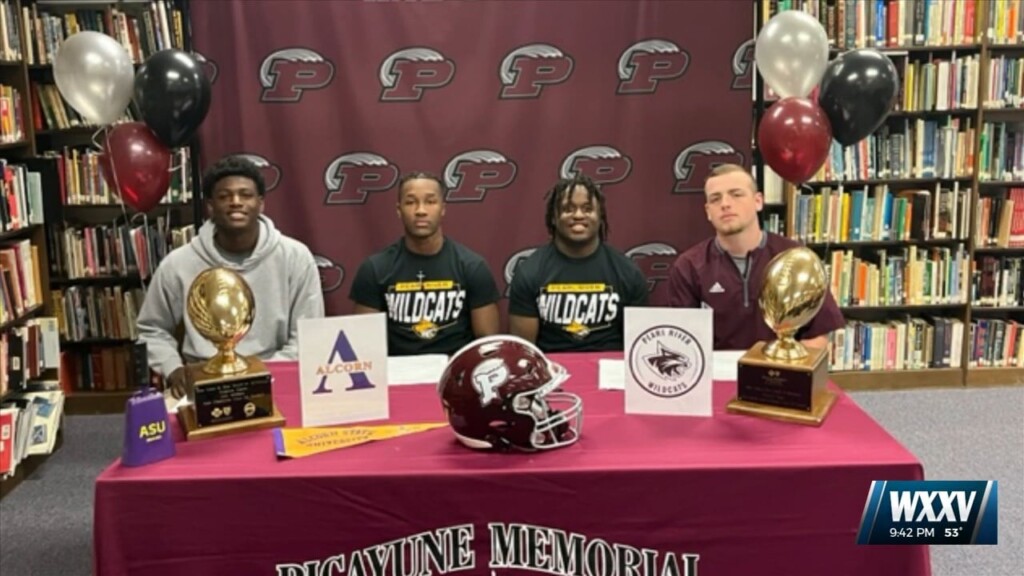 Student Athletes Sign To The Next Level At Picayune And Hancock