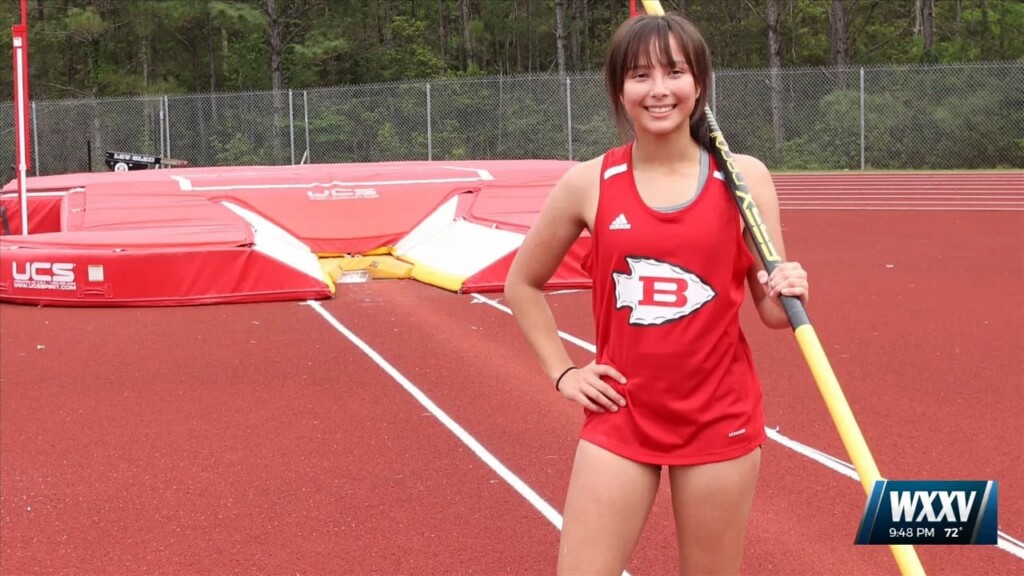 Biloxi Pole Vaulter Julie Segroves Breaks Her Own State Record