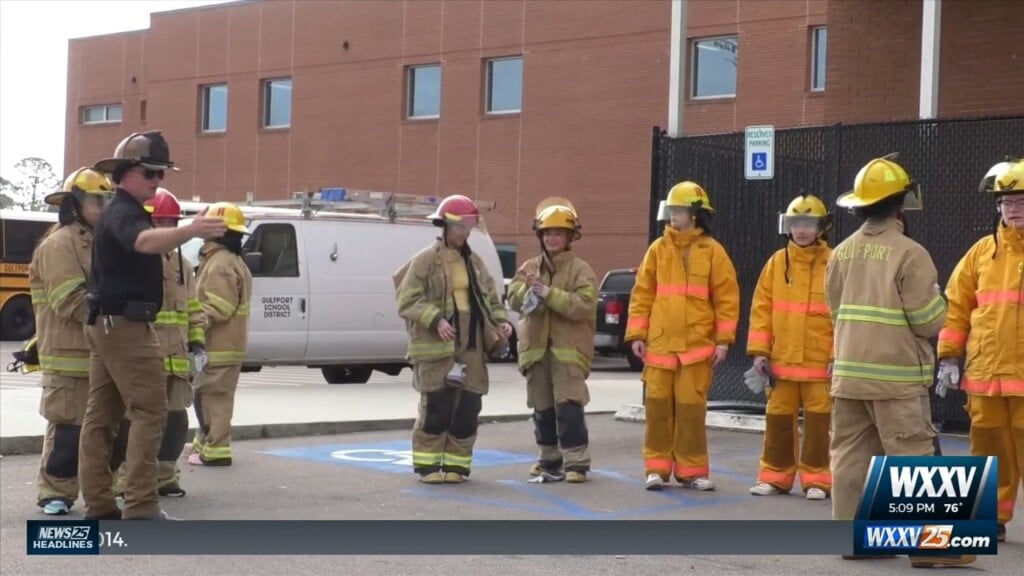 Gulfport High Students Work With First Responders Through Class