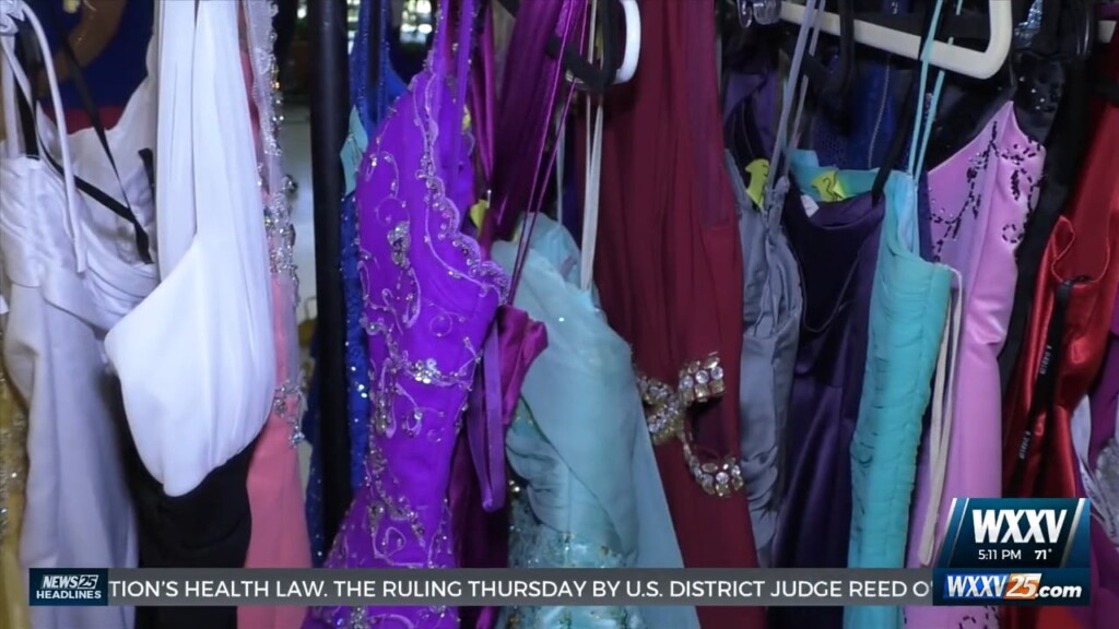 Community Helps Donate Prom Dresses To Gautier High School