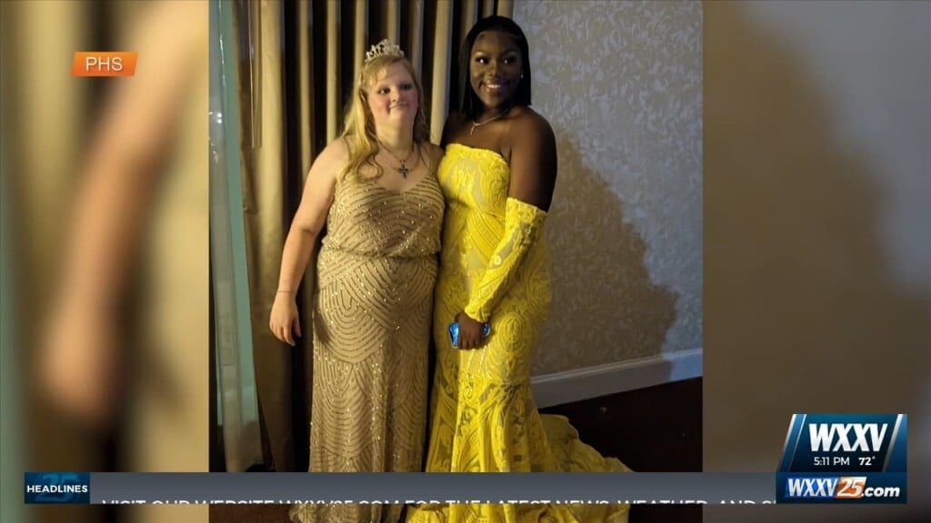 Pascagoula Prom Queen Gives Up Crown To Help Another Girl’s Dream Come True