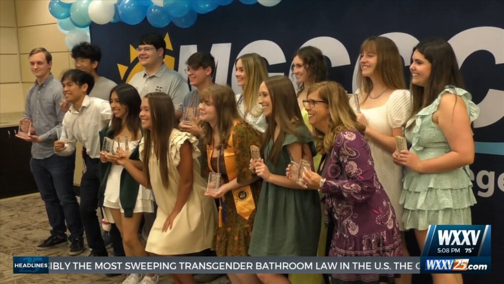 Mgccc Harrison County Honors Academics And Involvement At Awards Ceremony
