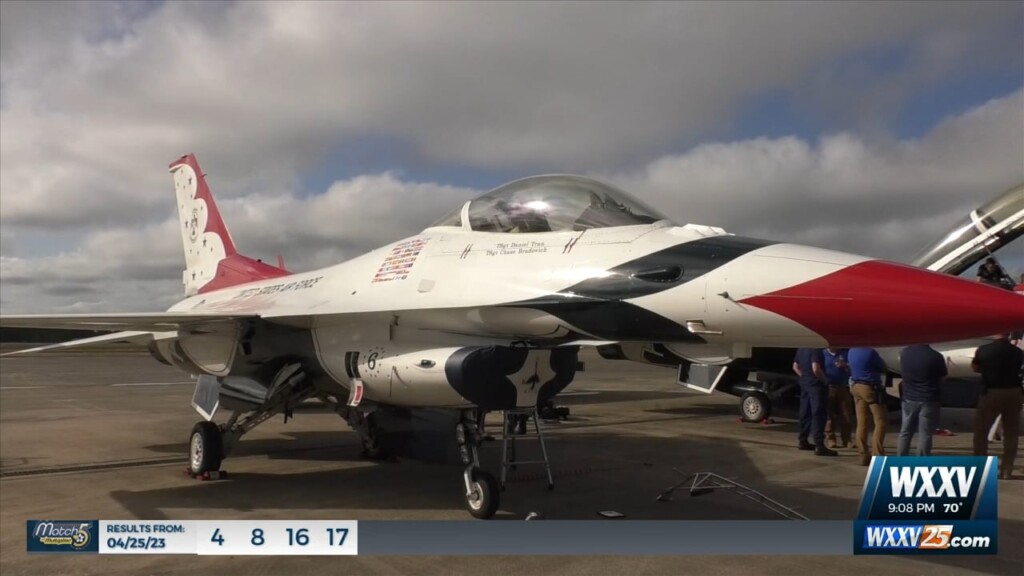 Thunderbirds Touch Down Along The Mississippi Coast