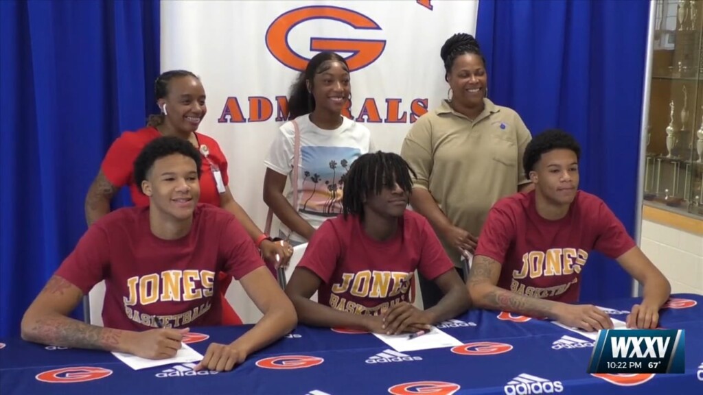 Gulfport Basketball Trio Signs With Jones College